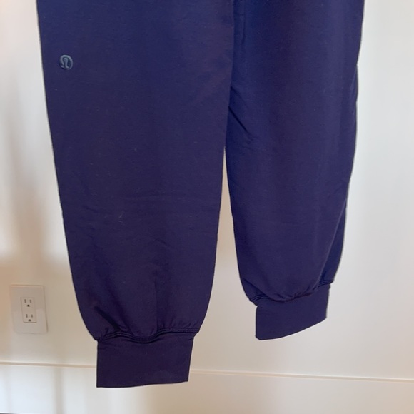 Luluemon Jogger Pants Navy size 2 - Picture 4 of 6